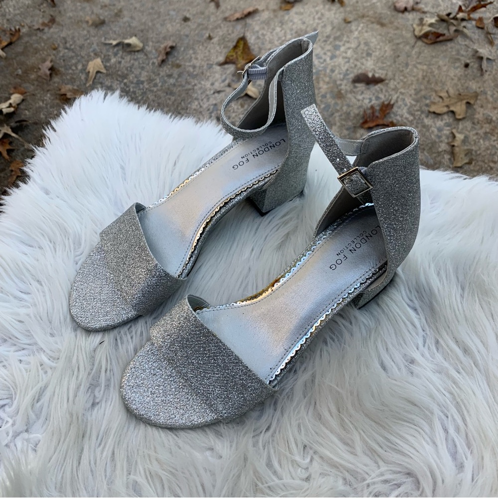 London Fog Silver Women's Nikki Sandals Size 8